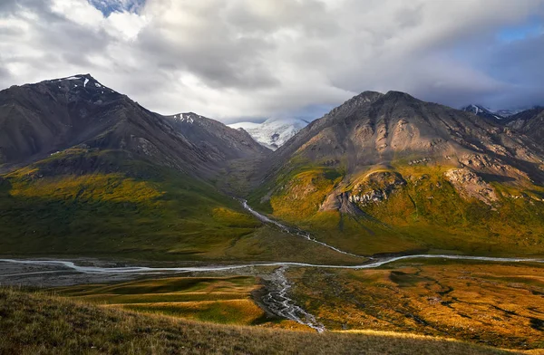 Beautiful Landscape Mountain Valley Sunrise Cloudy Sky Terskey Alatau Kyrgyzstan — Stock Photo, Image