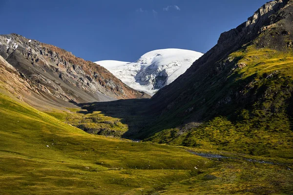 Berg i Kirgizistan — Stockfoto