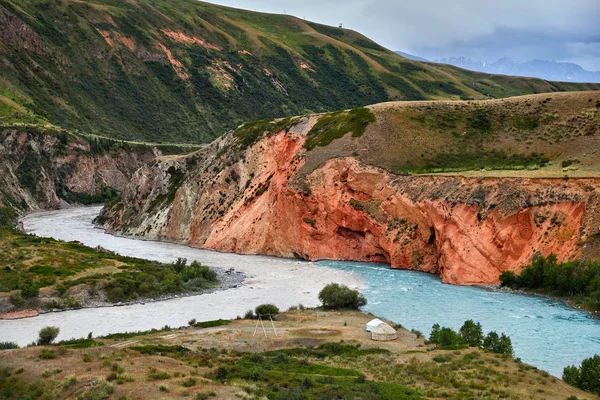 Mountain river in Kyrgyzstan — Stock Photo, Image