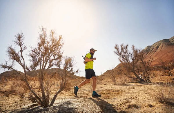 Trail läuft in der Wüste — Stockfoto