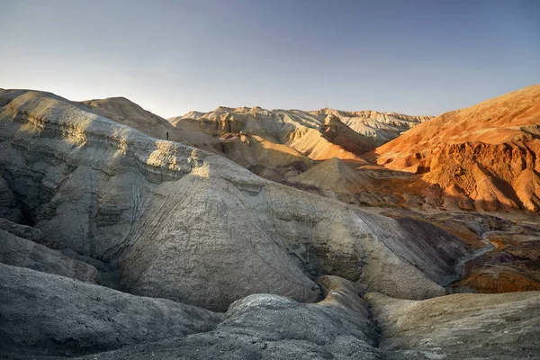 砂漠にある山は — ストック写真