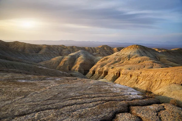 Mountains in the desert — Stock Photo, Image