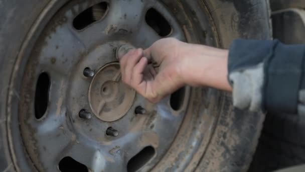 Wheel repair outdoor — Stock Video