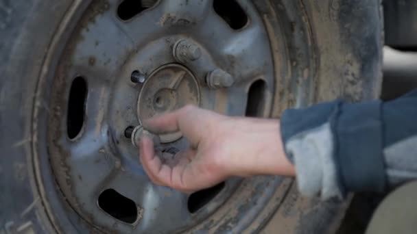 Wheel repair outdoor — Stock Video