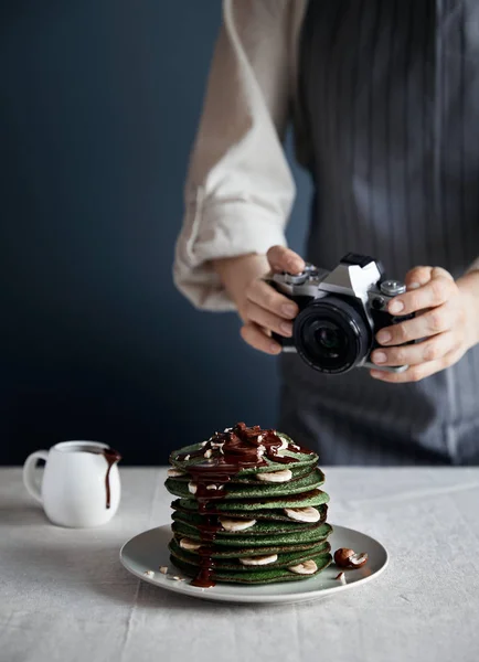 Mère photographies Crêpes vertes au chocolat — Photo