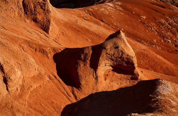 赤い砂漠の山々 — ストック写真
