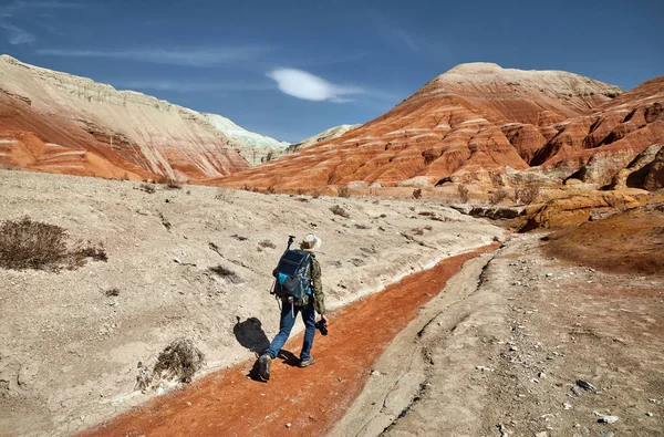 Fotógrafo en el desierto — Foto de Stock