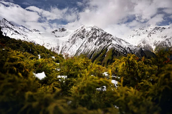 Hermoso paisaje de montañas —  Fotos de Stock
