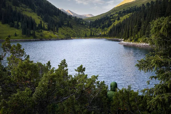 Λίμνη kolsai στο Καζακστάν — Φωτογραφία Αρχείου
