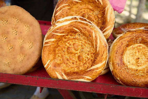 Вкусный Традиционный Узбекский Хлеб Лепешка Уличном Рынке Самарканде Узбекистан Стоковое Изображение
