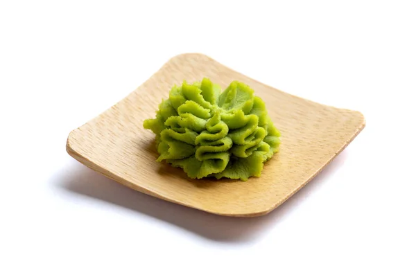 Portion Wasabi sur plaque de bambou — Photo