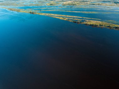 Büyük nehir. Drone bakış açısı