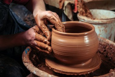 Potter işte. Atölye.