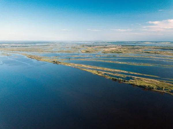 Stor flod. Drone synvinkel — Stockfoto