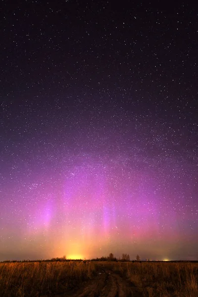 Noční krajina s northern lights. Severní polární záře — Stock fotografie