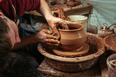 Potter işte. Atölye.