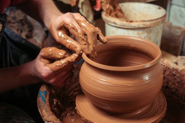 Potter işte. Atölye.