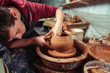 Potter işte. Atölye.