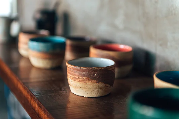 Zasklená keramika v dílně — Stock fotografie