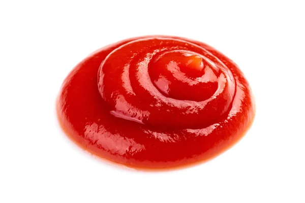 Rode ketchup tomatensaus close-up geïsoleerd op witte achtergrond — Stockfoto