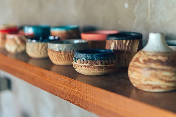 Glazed pottery in the workshop — Stock Photo, Image