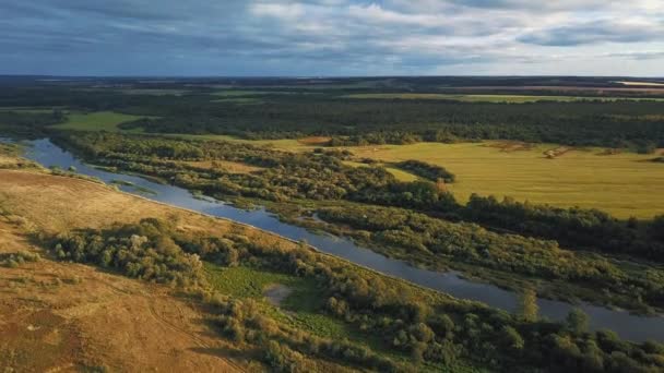 Drohnenaufnahmen Flucht Über Den Fluss Russland — Stockvideo