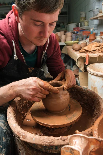 Potter at work. Workshop. — Stock Photo, Image