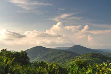 Phuket, Tayland tepelerinin manzarası