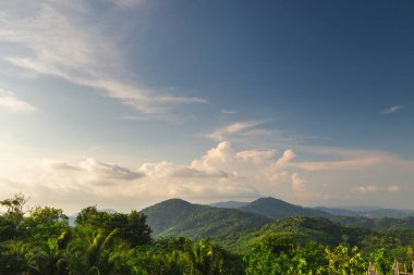 Phuket, Tayland tepelerinin manzarası