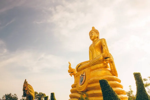 タイ王国プーケット島の仏像 — ストック写真