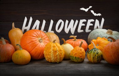 Kabakların Arkaplanlı Cadılar Bayramı Tipografisi