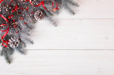 Noel arka plan beyaz ahşap masanın üzerinde. Kopya alanı ile üst viev