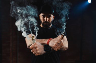 Adam vaping elektronik sigara