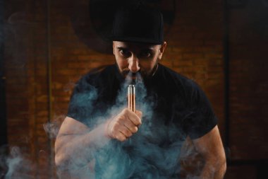 Adam vaping elektronik sigara