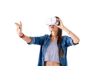 Erkek gesticulate Vr gözlük kullanma