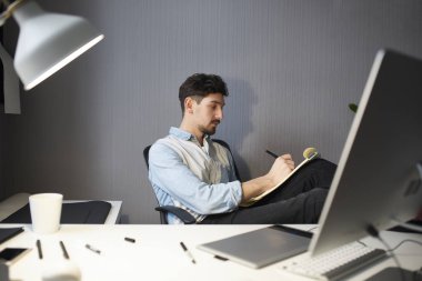 Tasarımcı çizim tasarım projesi. 