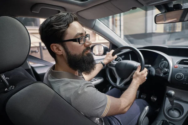 People City Faces Concept Positive Bearded Man Driving His Car — Stock Photo, Image