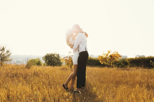 Loving Couple Dressed White Kissing Outdoors Touching Gentle Each Other — Stok fotoğraf
