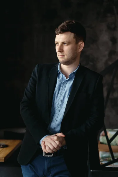 Man portrait posing in a loft modern space — Stock Photo, Image