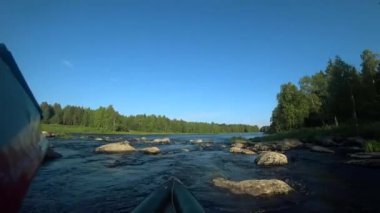 Nehir kanosu rafting. Su rapids tekne ile üstesinden. Eşleştirilmiş kürek kürek. Ekstrem Sporlar. Su sporları. Eylem Kamera çekim.
