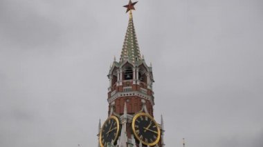 Spassky kuleye Chimes. Saat - kırmızı Meydanı Moskova Kremlin Spassky Tower'da chimes. Rusya.