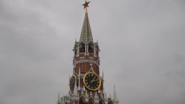 Spassky kuleye Chimes. Saat - kırmızı Meydanı Moskova Kremlin Spassky Tower'da chimes. Rusya.