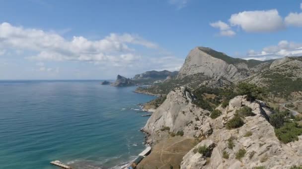 The sea coast. View from above. Camera in motion. — Stock Video