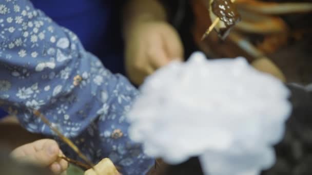 Fuente de chocolate en una fiesta de niños — Vídeos de Stock