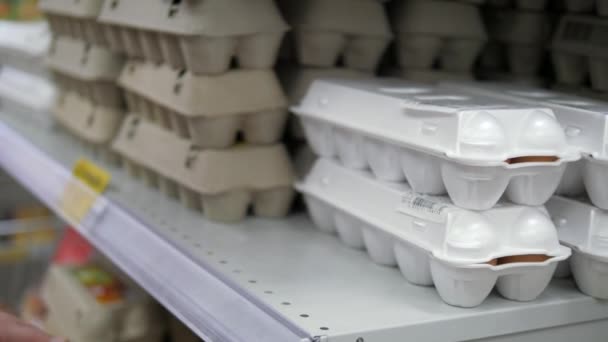 Mağazası. Tavuk yumurtası seçimi — Stok video