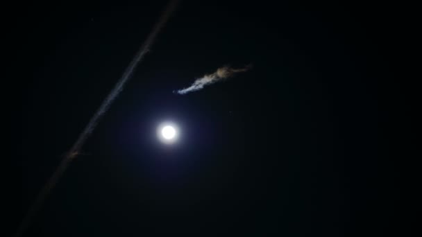 Nocne niebo. Pełnia księżyca. — Wideo stockowe