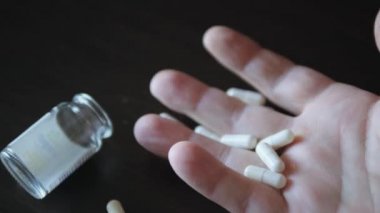 Adam uyuşturucu bağımlılığı.