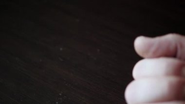 Adam uyuşturucu bağımlılığı.