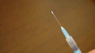 Adam uyuşturucu bağımlılığı.