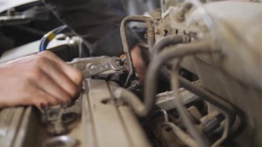 Araba motor bakım.